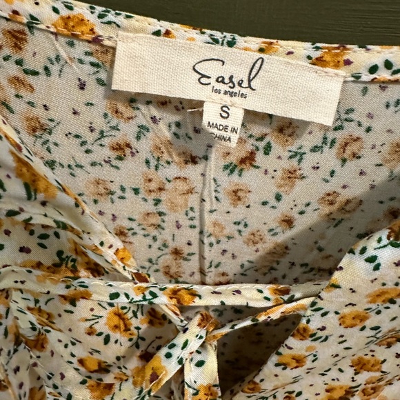 Easel tiered tunic - Picture 2 of 7